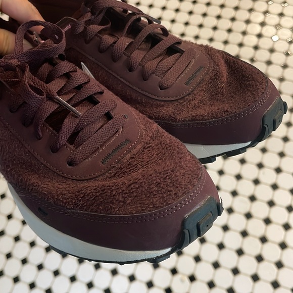 Nike Waffle One SE - Picture 4 of 12